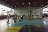 W hali Zespołu Szkół Miejskich w Golubiu–Dobrzyniu rozegrano przyspieszony mikołajkowy turniej