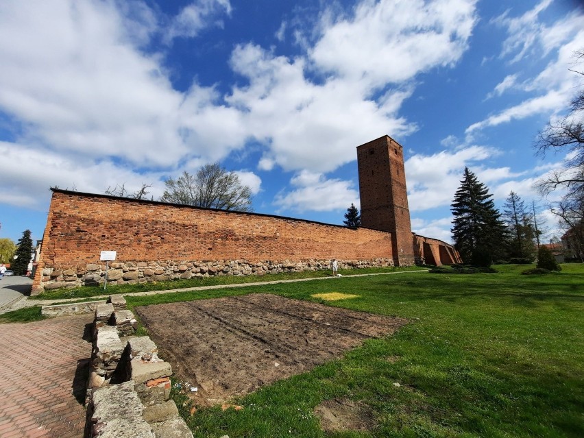 Średniowieczne mury obronne w Byczynie