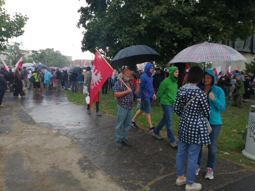 W sobotę w Poznaniu odbywa się protest przeciwników...