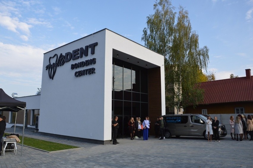 Doktor Piotr Trafidło otworzył Multident Bonding Center w Stalowej Woli. Zobacz zdjęcia
