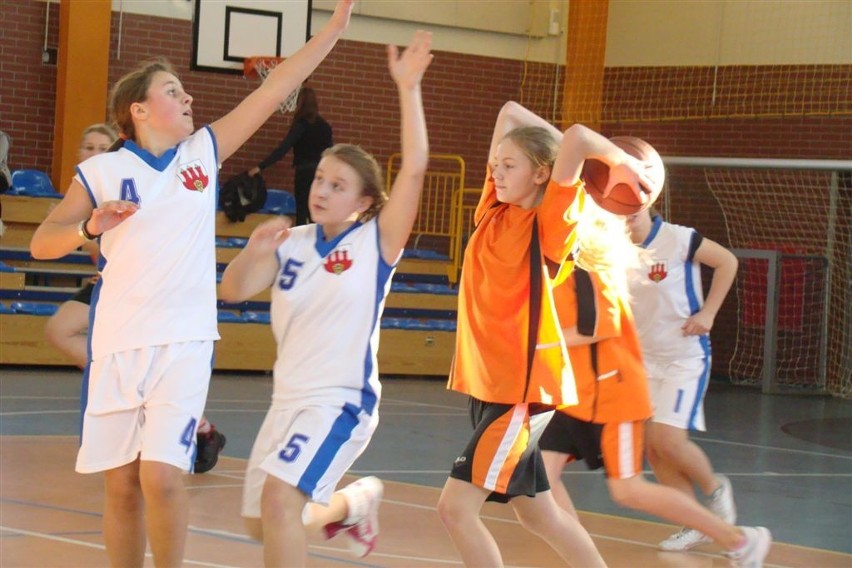 Mini Koszykówka: Uczennice SP nr 1 wygrały mistrzostwa