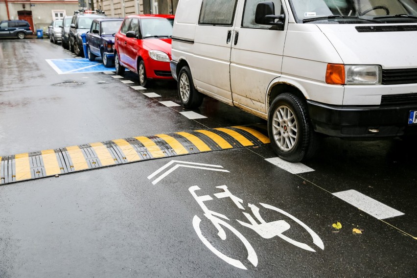 Kraków. Kończą się prace w części strefy parkowania