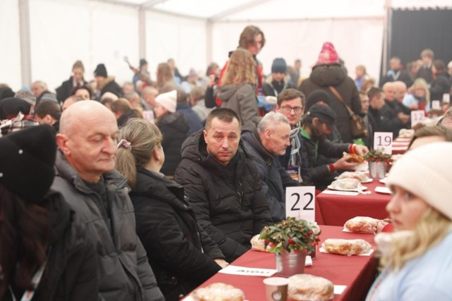 19.11.2023 katowice 7 swiatowy dzien ubogich  sniadanie dla ubogich w katowicach tomasz kawka dziennik zachodni polska press