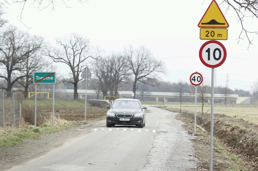 Droga Blizanowice - Trestno już przejezdna, ale kierowcy narzekają (FOTO)