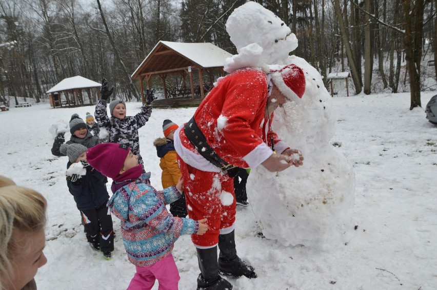 Moto Mikołaje w Miastku zadbali o zabawę na śniegu i ciepły posiłek| ZDJĘCIA+WIDEO