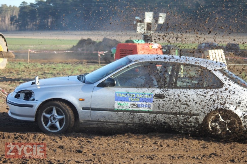 Wrak Race w Zdunach dla Marcelka [ZDJĘCIA]                     