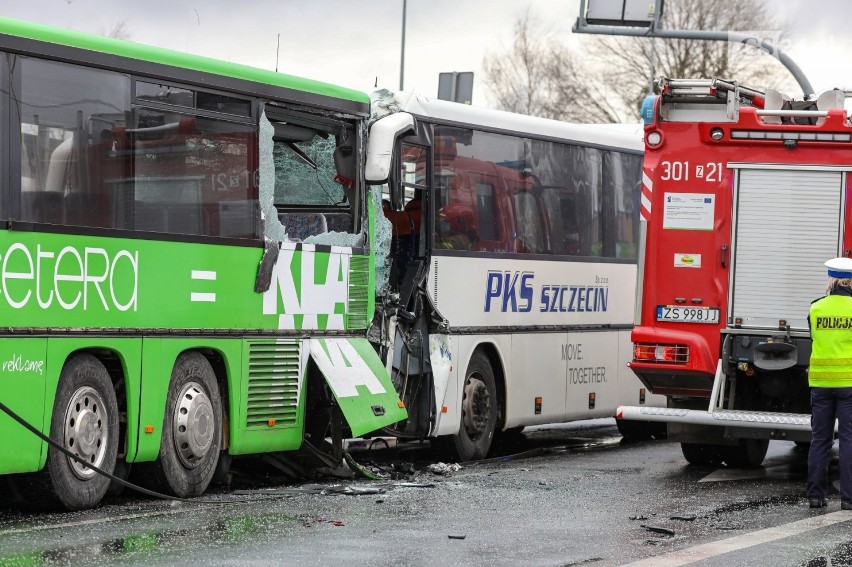 Wypadek autobusów w Szczecinie - 19.03.2021