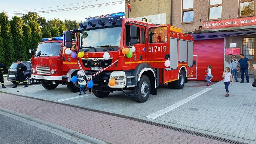 Jednostka OSP Zasole otrzymała nowy samochód ratowniczo-gaśniczy. Zastąpi wysłużonego już ponad 40-letniego Jelcza  [ZDJĘCIA]