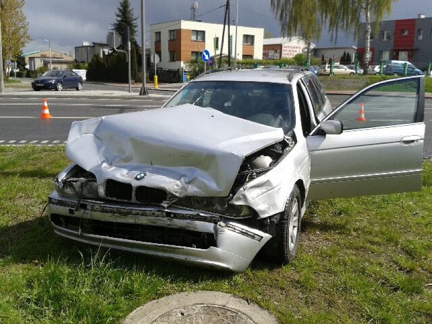 Wypadek w Tczewie: na skrzyżowaniu DK91 i Głowackiego znów zderzył się osobówki [ZOBACZ ZDJĘCIA]