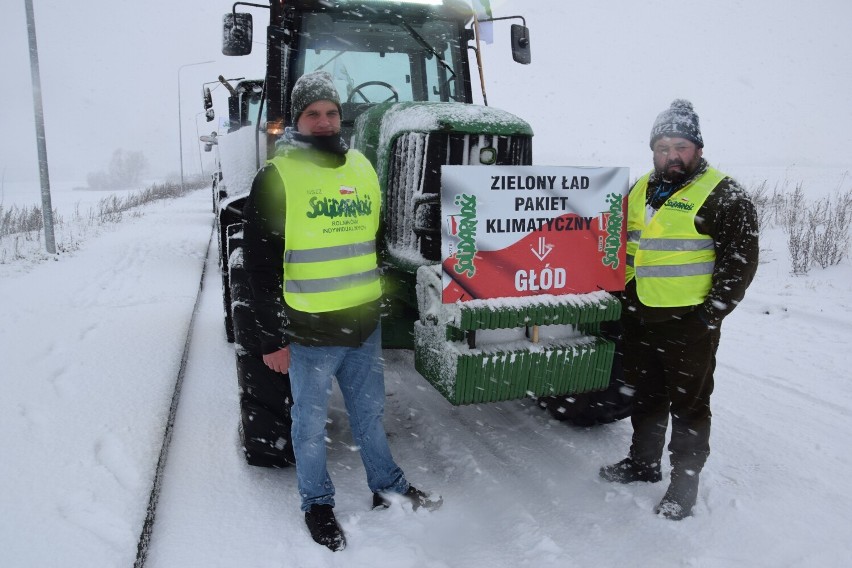 Ciągniki rolników na ulicach Szczecinka