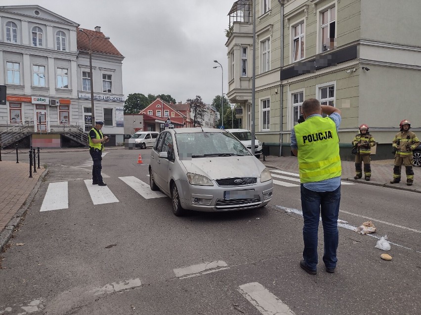 Potrącenie mężczyzny na przejściu dla pieszych w Kwidzynie na ul. Grudziądzkiej. 67-latek trafił do szpitala