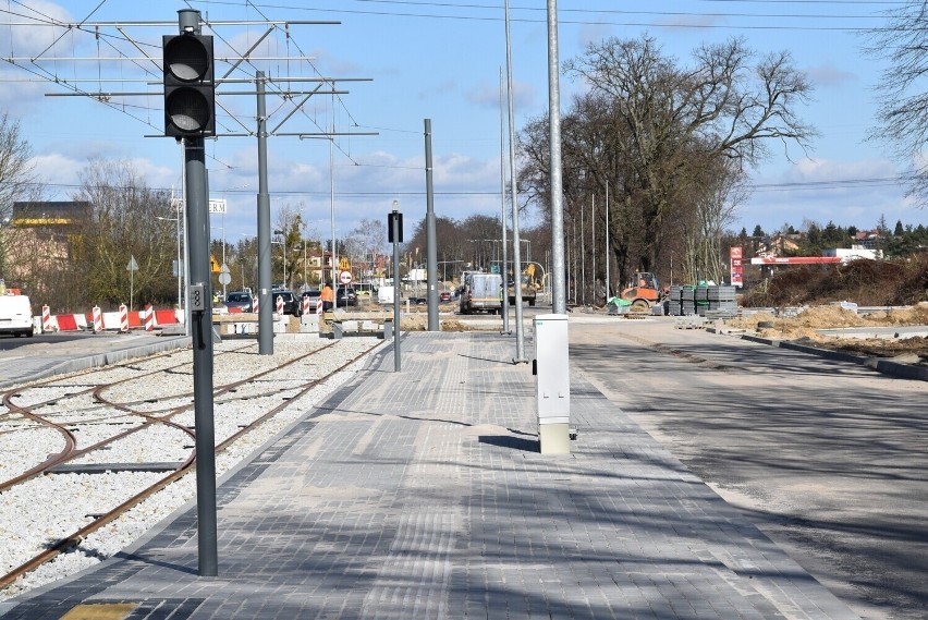 Prace na rozbudowie DK22 trwają już 41. miesiąc. Inwestycja...