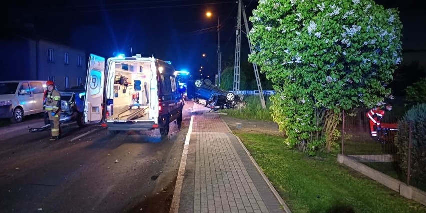 Gaszowice. Pijany 17-latek spowodował wypadek. Stracił panowanie nad samochodem i uderzył w dwa inne auta