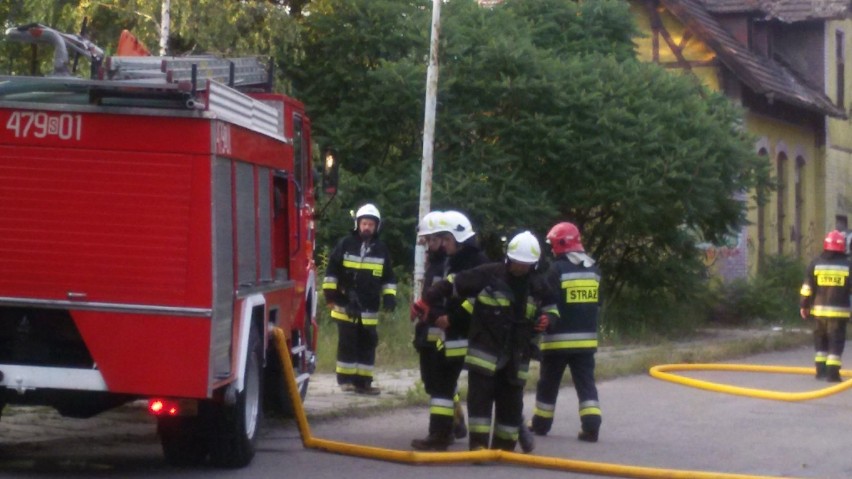 Pożar w Jastrzębiu: pali się dawny dworzec PKP