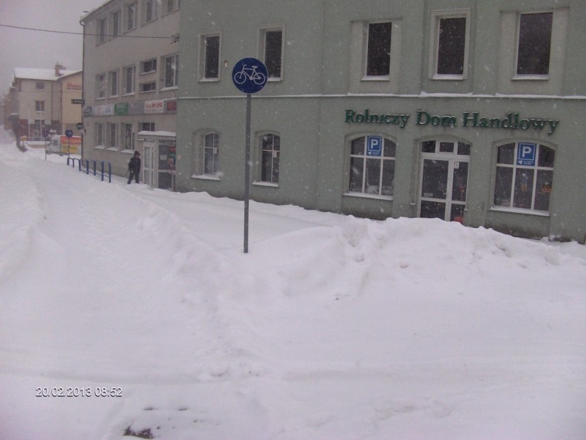 Intensywne opady śniegu - fatalne warunki na drogach powiatu kartuskiego