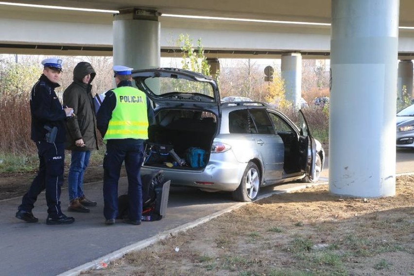 Wariat na lubińskich tablicach omijał korek i rysował...