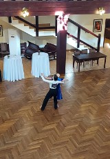 Milena Bober i Marek Rutnicki z Centrum Tańca Basic z Sierakowa wygrali turniej w Wieliczce i awansowali do wyższej klasy tanecznej
