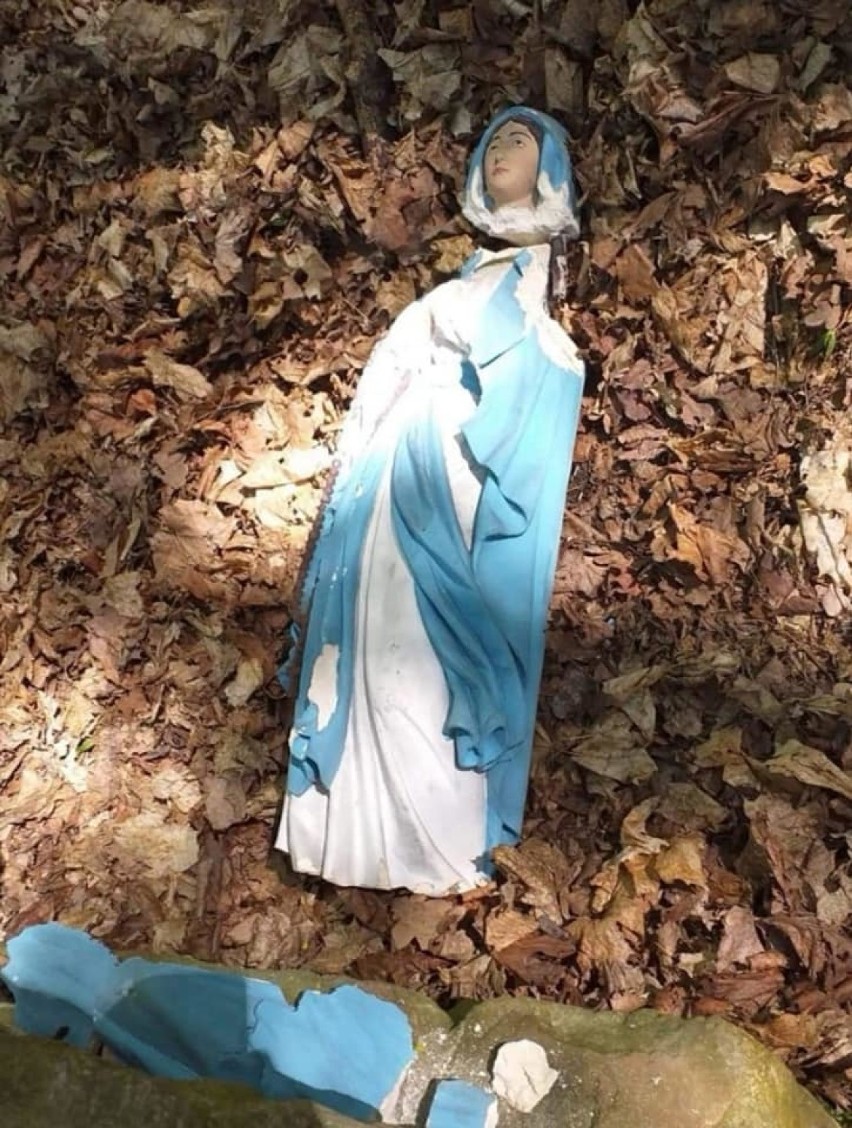 Figurka Matki Bożej Niepokalanej w Bochni z 1880 roku...