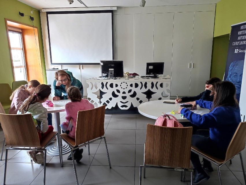 Ukraińskie dzieci z Sieradza uczą sie języka polskiego