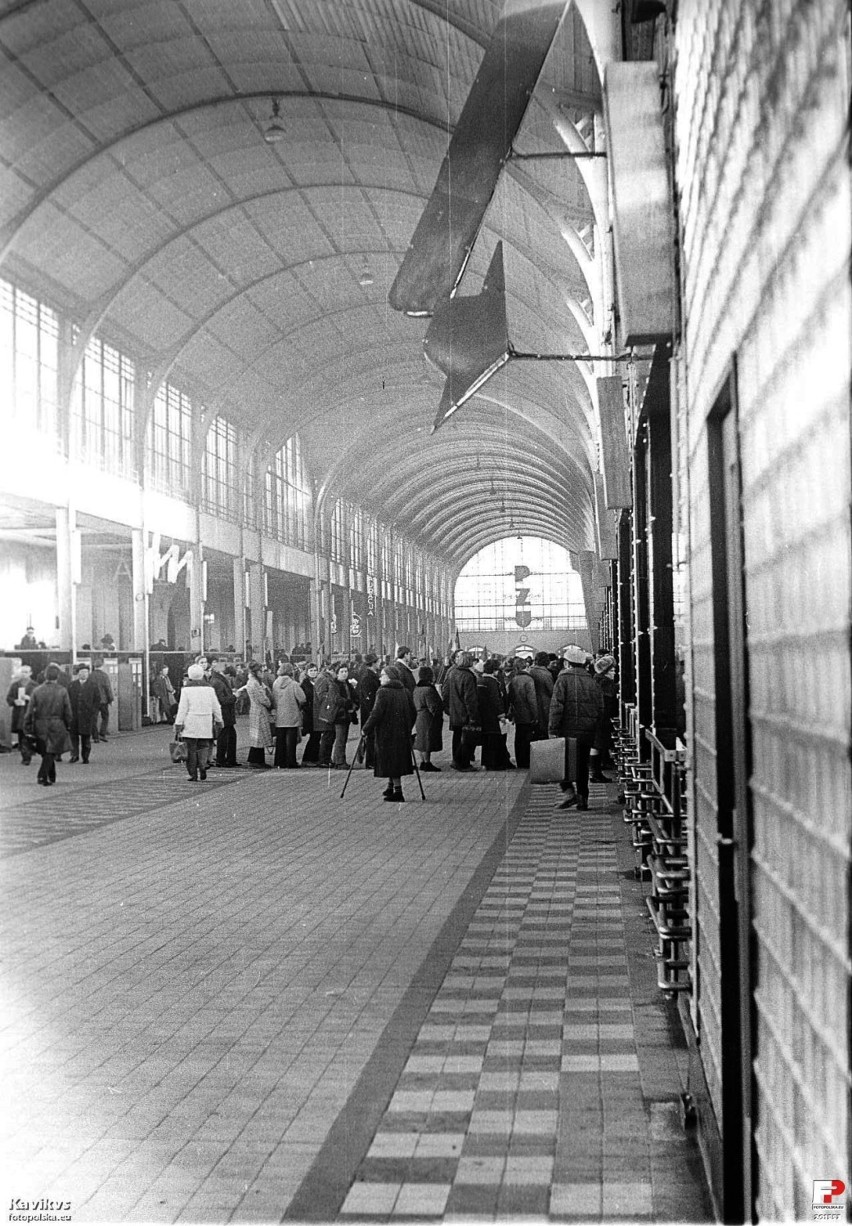 Dworzec Główny PKP we Wrocławiu wiele lat temu (ARCHIWALNE ZDJĘCIA)