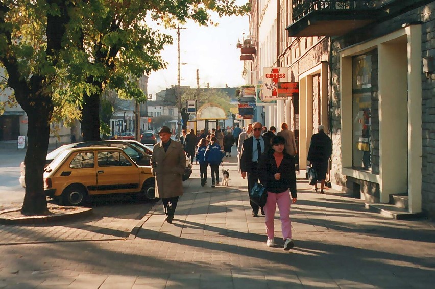 Radomsko w latach 90. Tak wyglądało miasto i jego mieszkańcy