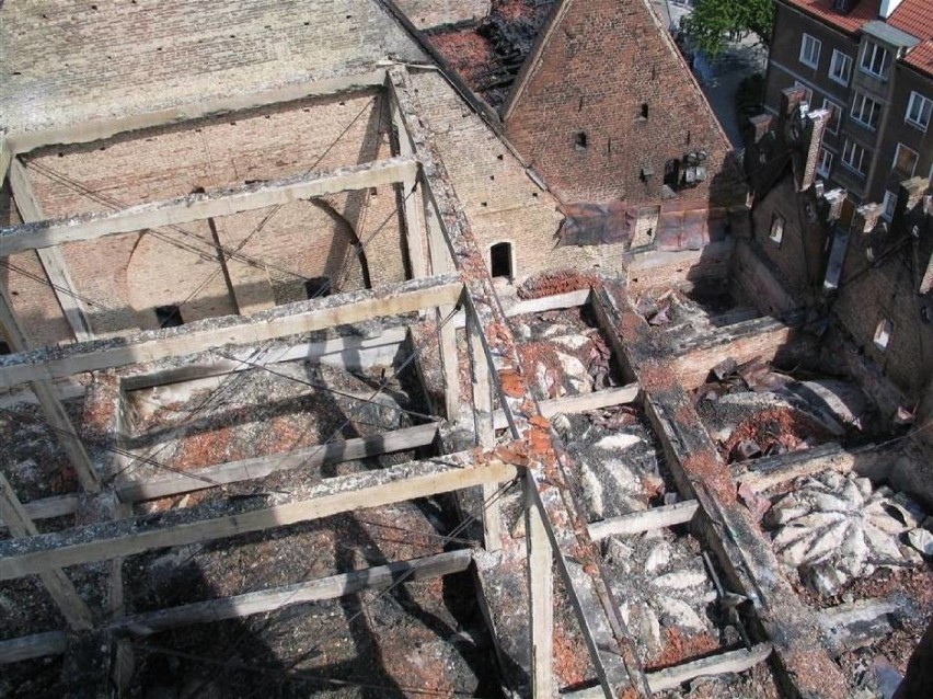 Tak płonęły nasze kościoły. Pożar kościoła św. Wojciecha w Białymstoku i św. Katarzyny w Gdańsku [zdjęcia]