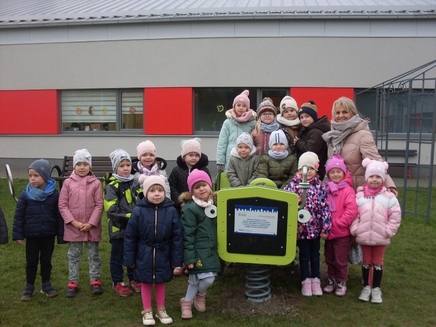 Plac zabaw przy przedszkolu w Nowej Wsi Lęborskiej został doposażony