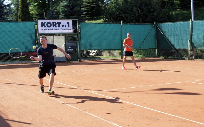 Tenisiści ziemni ze Świecia i okolic walczyli o Goldi Cup [zdjęcia]