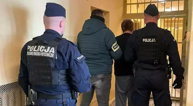 Zatrzymany w sprawie to 40-letni Marcin P. z powiatu pabianickiego. Mężczyzna trafił do aresztu. Grozi mu nawet dożywocie