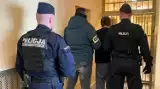 Potrącenie policjanta w Poddębicach. Ruszyło prokuratorskie śledztwo. Jakie czynności w bulwersującej sprawie? ZDJĘCIA