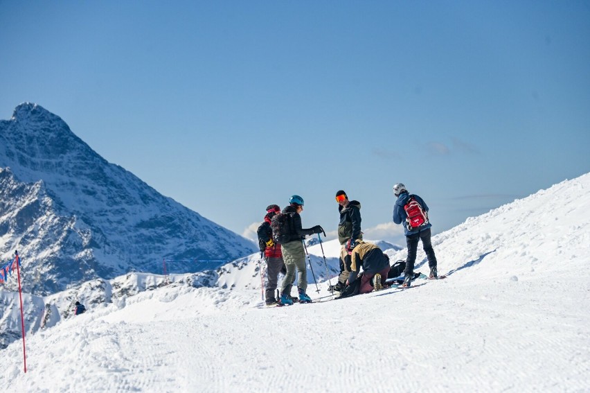 Narciarze i snowboardziści na Kasprowym Wierchu, zdjęcia z...
