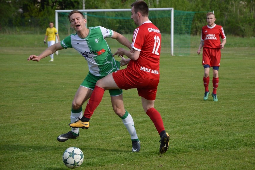 5. liga piłkarska, Wadowice. Chełmek powstał z kolan, pokonując Nawiślanina Gromiec