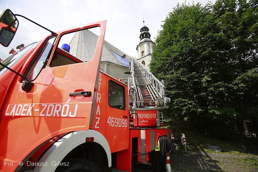 Wichura pozrywała dachy i połamała drzewa w Międzylesiu