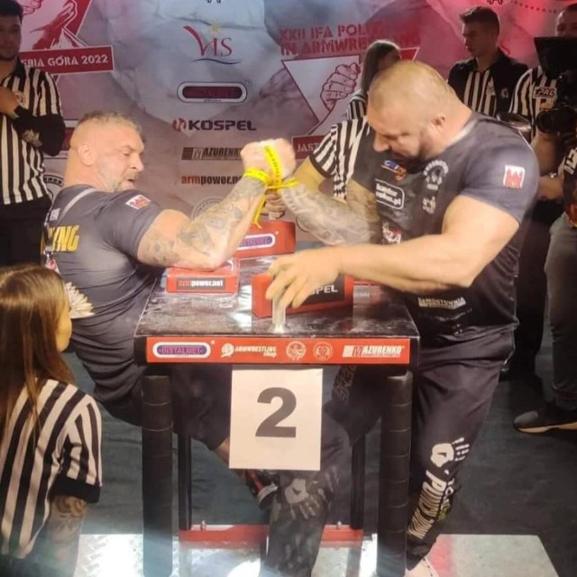 Świebodzinianie wzięli udział w XXII Pucharze Polski w Armwrestlingu. Po lewej stronie Marek Neryng, po prawej Waldemar Neryng.