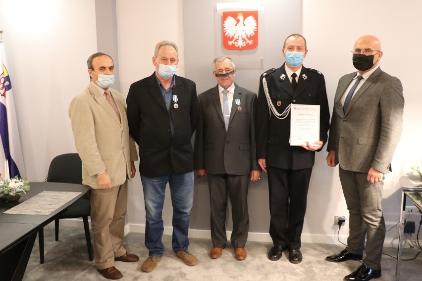 Nagrodzono kolejnych dawców krwi w Wągrowcu. Otrzymali specjalne medale 