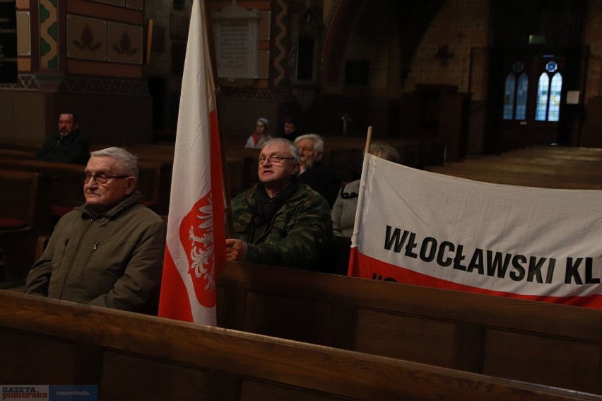 Msza w intencji ofiar tragedii pod Smoleńskiem i złożenie...