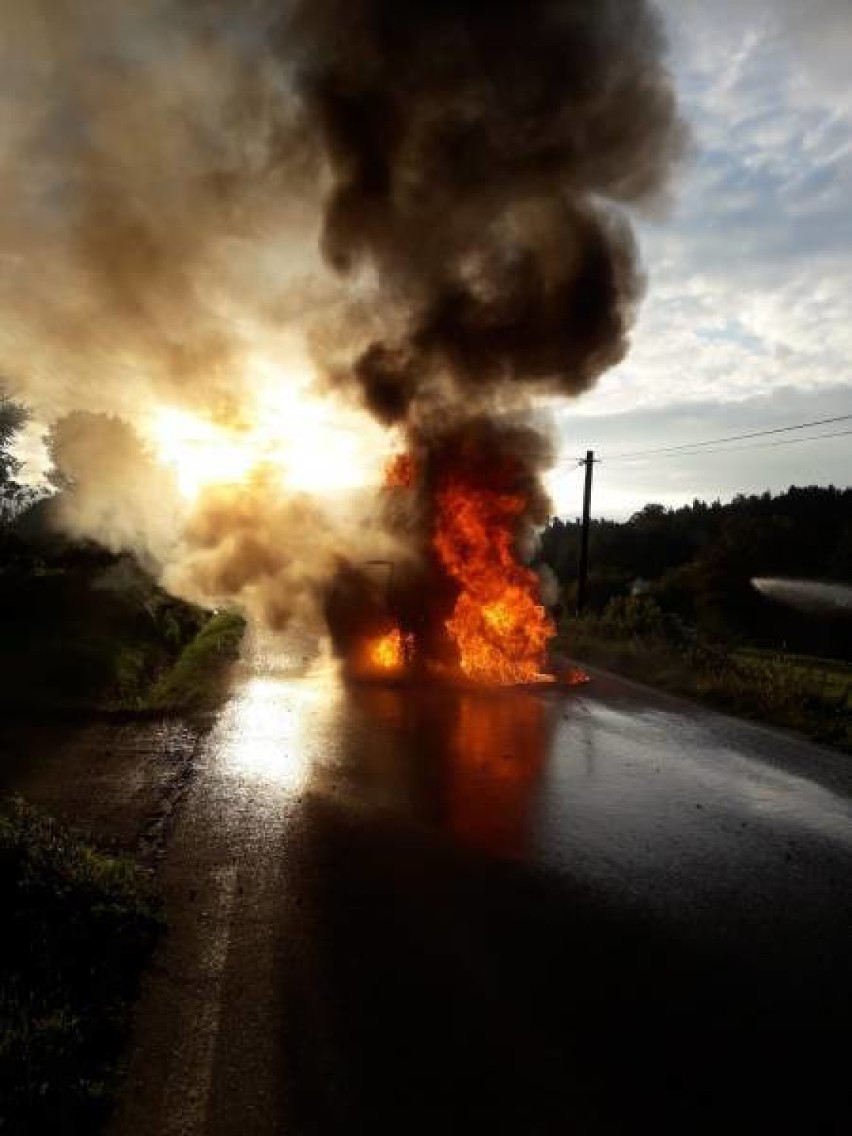 Nowy Sącz i Nawojowa pożar. Strażacy w krótkim odstępie czasu gasili palące się auta [ZDJĘCIA]