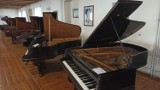 Muzeum Historii Przemysłu w Opatówku odrestauruje osiem cennych fortepianów ze swojej kolekcji