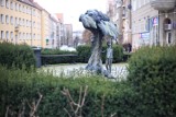 Charakterystyczna fontanna w Poznaniu odnowiona. Figurka chłopca pod wierzbą będzie bardziej ekologiczna