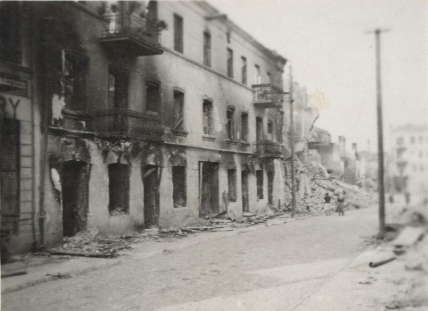 Zniszczone domy przy ul. G. Narutowicza