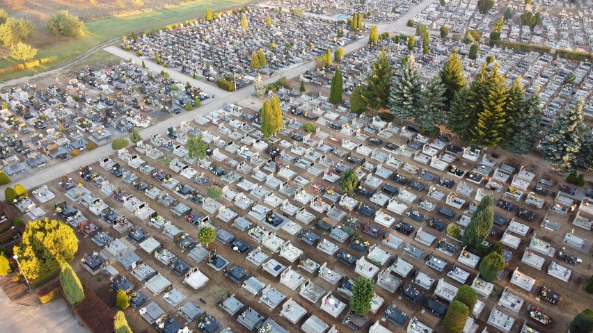 Cmentarz Komunalny w Wągrowcu na zdjęciach z drona