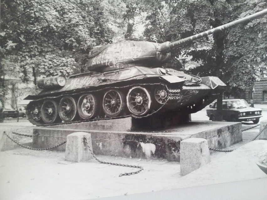 Gliwicki czołg na Jasnogórskiej - stoi w tym miejscu od lat....