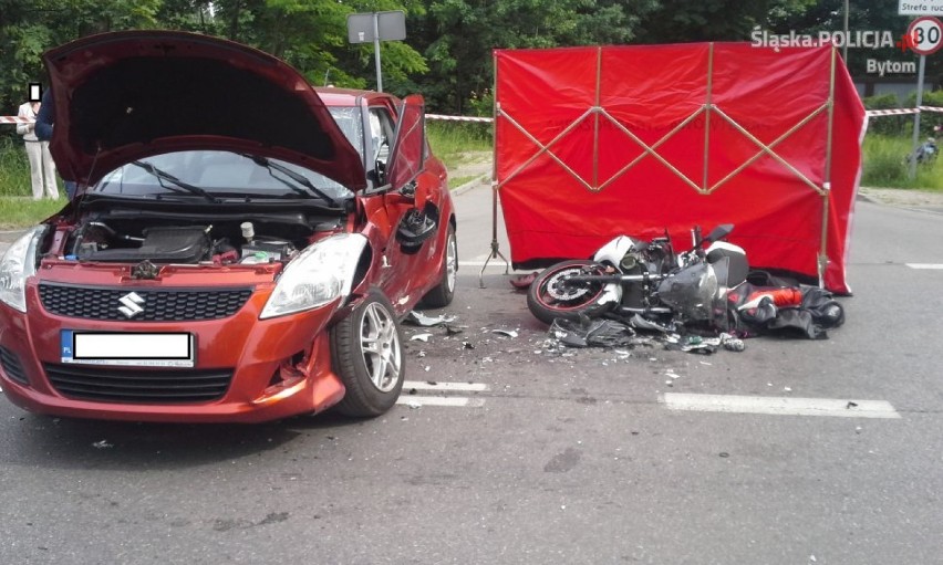Bytom: Wypadek motocyklistki w Miechowicach. Zginęła 19-latka. Samochód wymusił pierwszeństwo