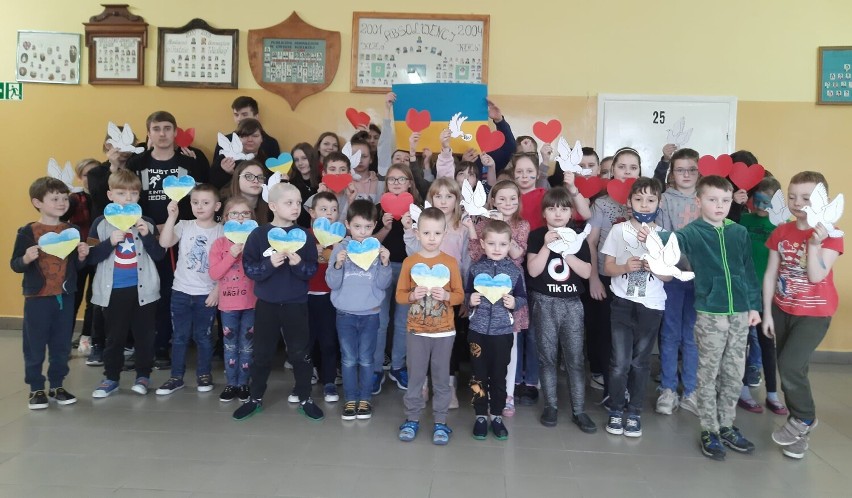 Uczniowie z Gwdy solidarni z Ukrainą