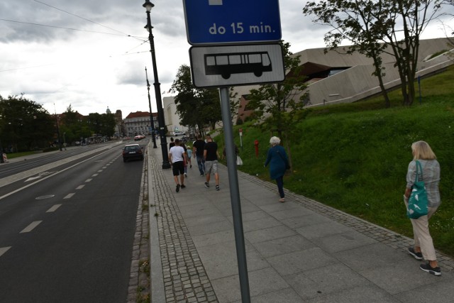 Na Jordankach na dotychczasowym miejscu postojowym dla autobusów wkrótce powstanie pierwszy w Toruniu parking „Kiss and ride”.