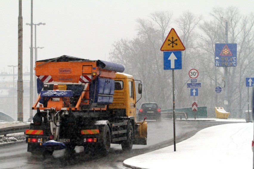 Pierwszy śnieg we Wrocławiu (ZDJĘCIA)