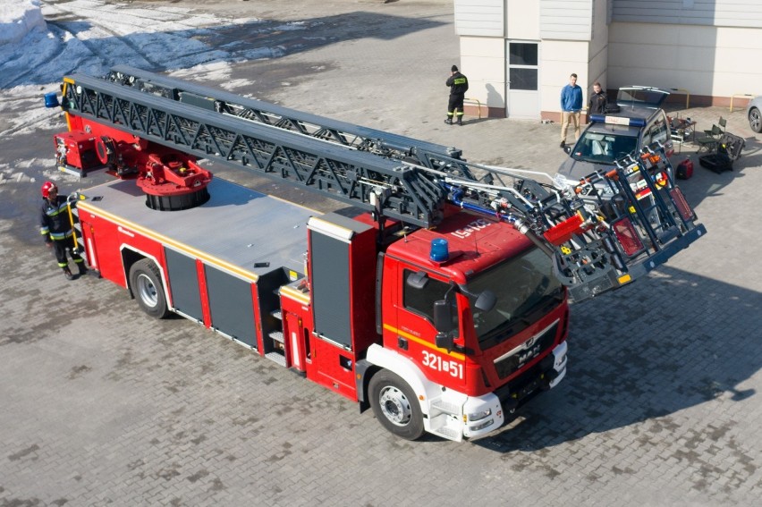 Nowa drabina za 2,5 miliona dla rzeszowskich strażaków [ZDJĘCIA]