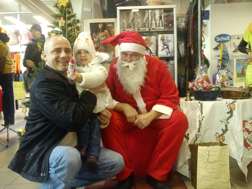 Władysławowo. Mikołaj odwiedził centrum handlowe i sprawił mnóstwo radości dzieciakom