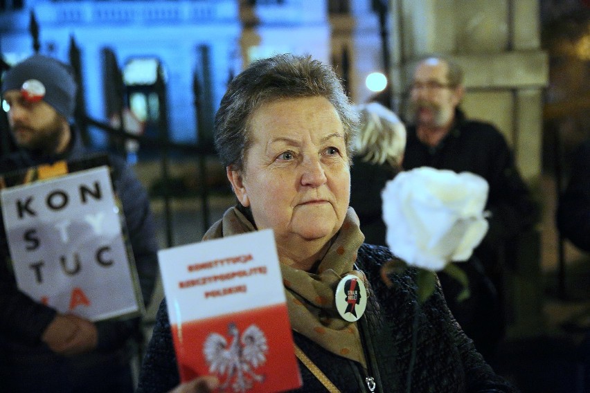 Protest przed sądem w Piotrkowie