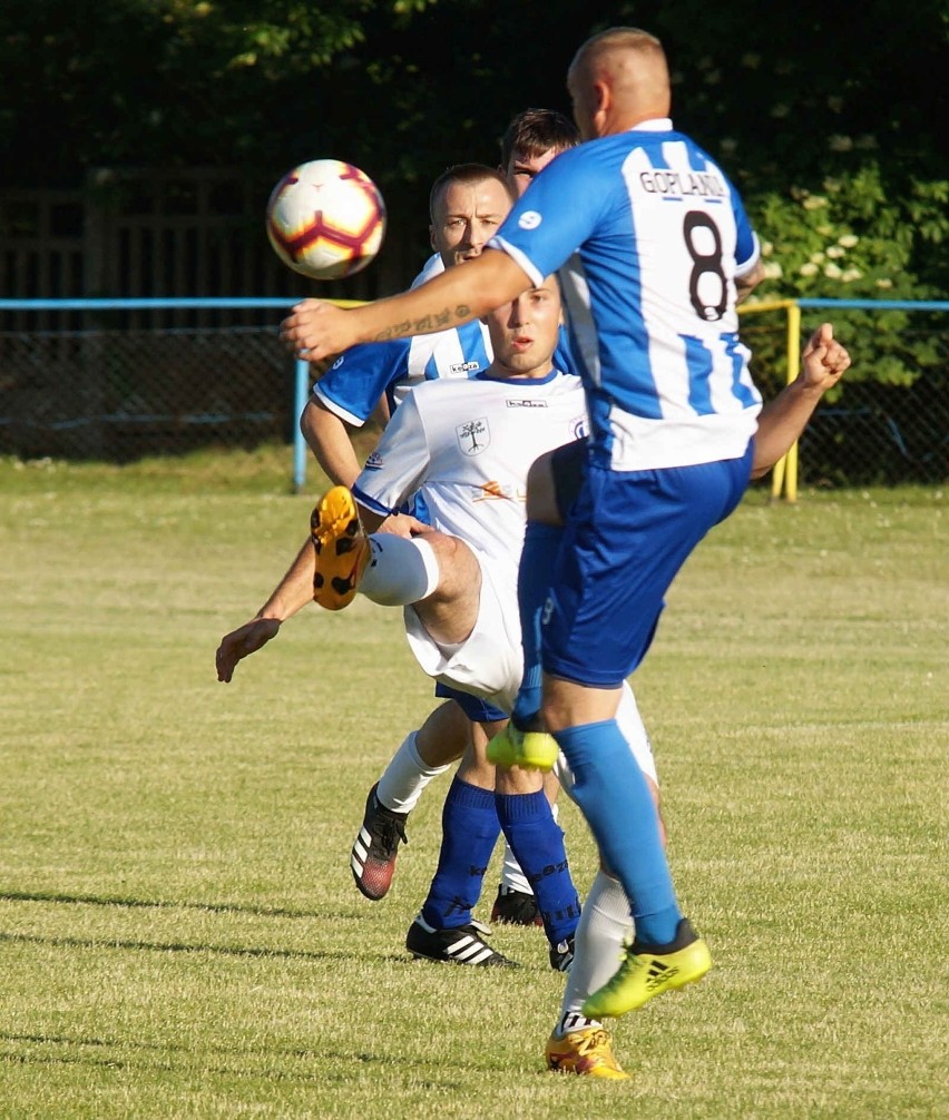 Inowrocław. V liga piłki nożnej Goplania Inowrocław - Gopło Kruszwica 1:1. Zdjęcia 